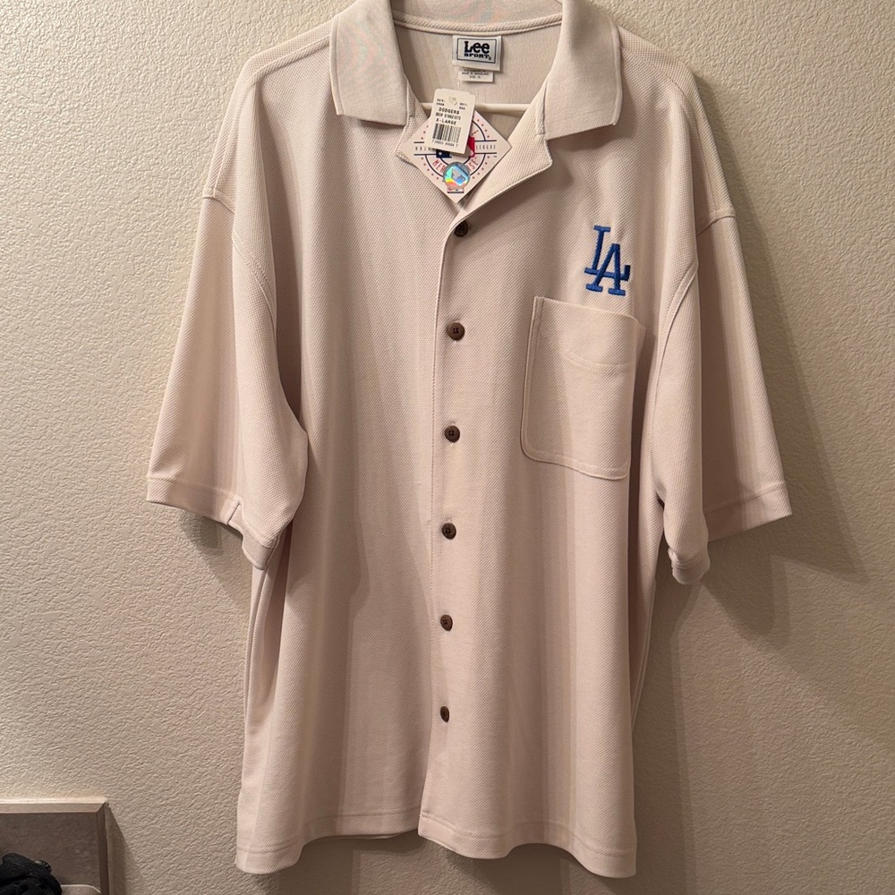 Los Angeles Dodgers Short Sleeved Shirt (NEW W/ Tags)